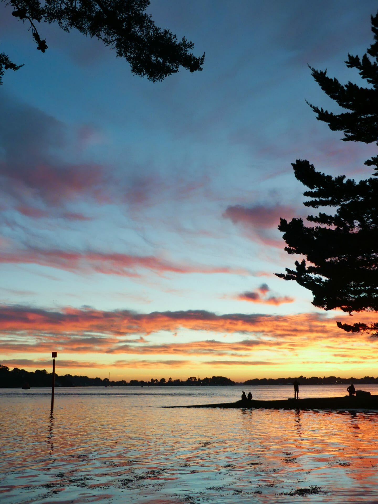 Coucher De Soleil Dans Le Golfe Du Morbihan En Bretagne