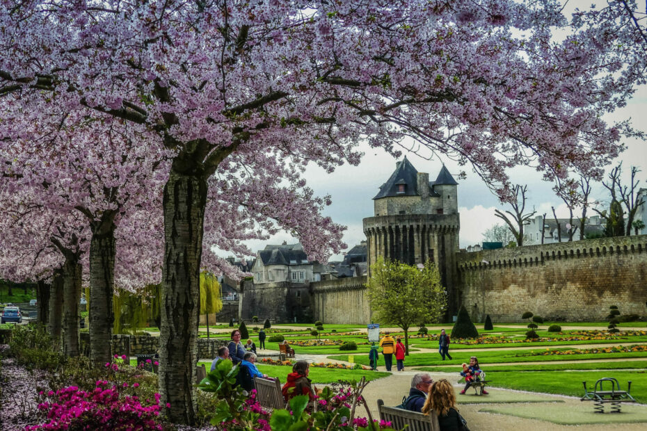 jardin des remparts de vannes fleurs morbihan bretagne