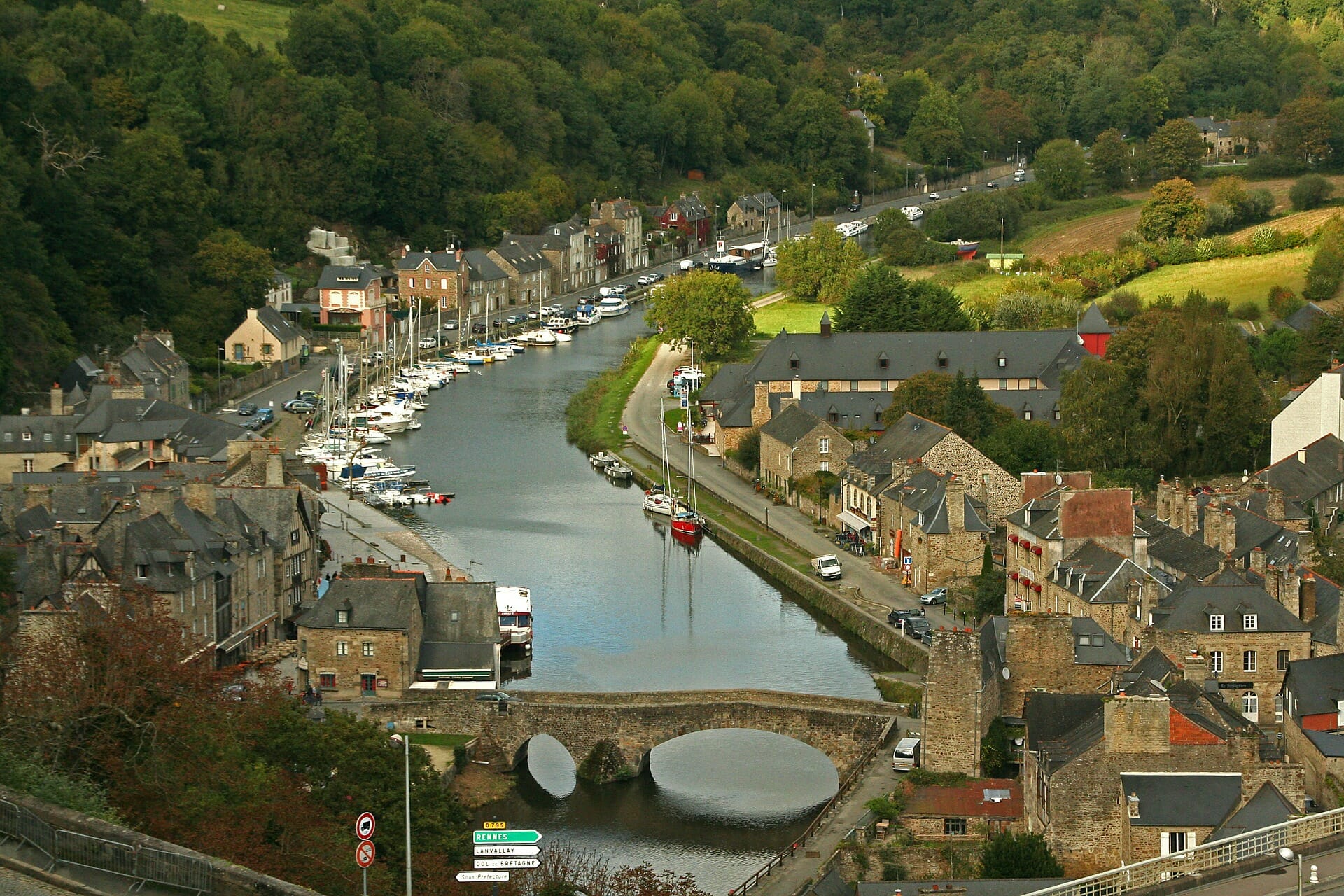 Découvrir la ville de Dinan dans les Côtes-d’Armor en Bretagne
