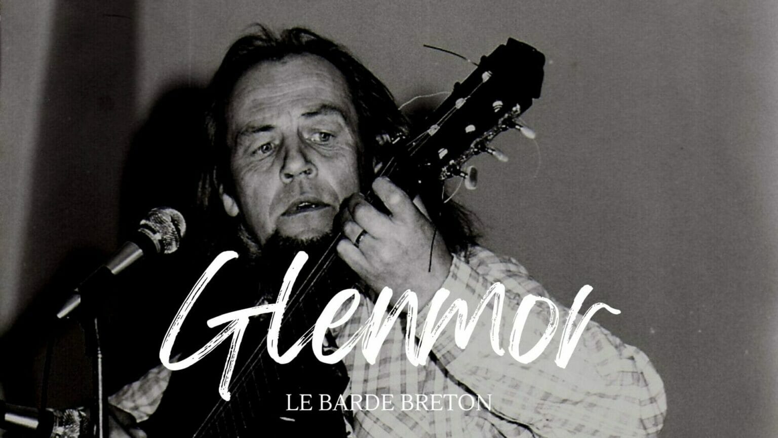 Glenmor, barde breton, en concert