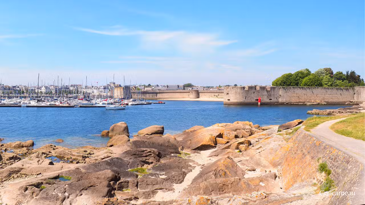 Le chemin de ronde des remparts de Concarneau