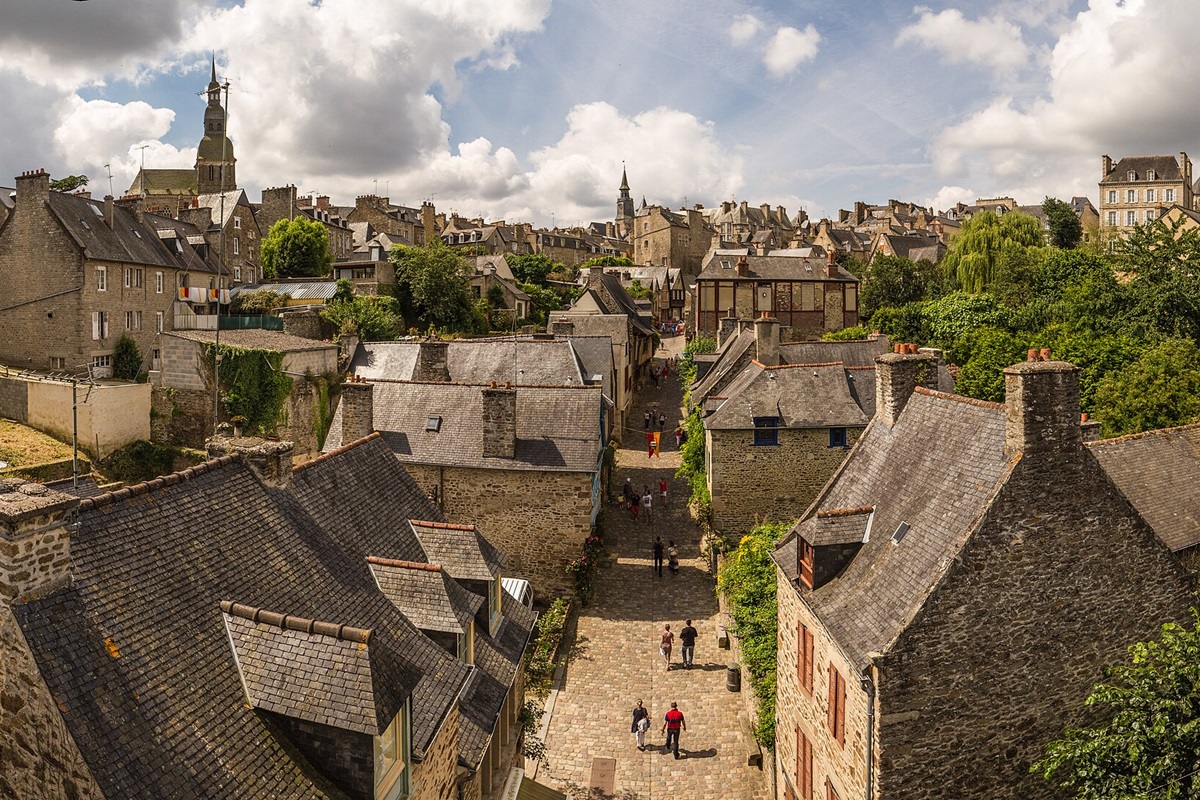 Dinan