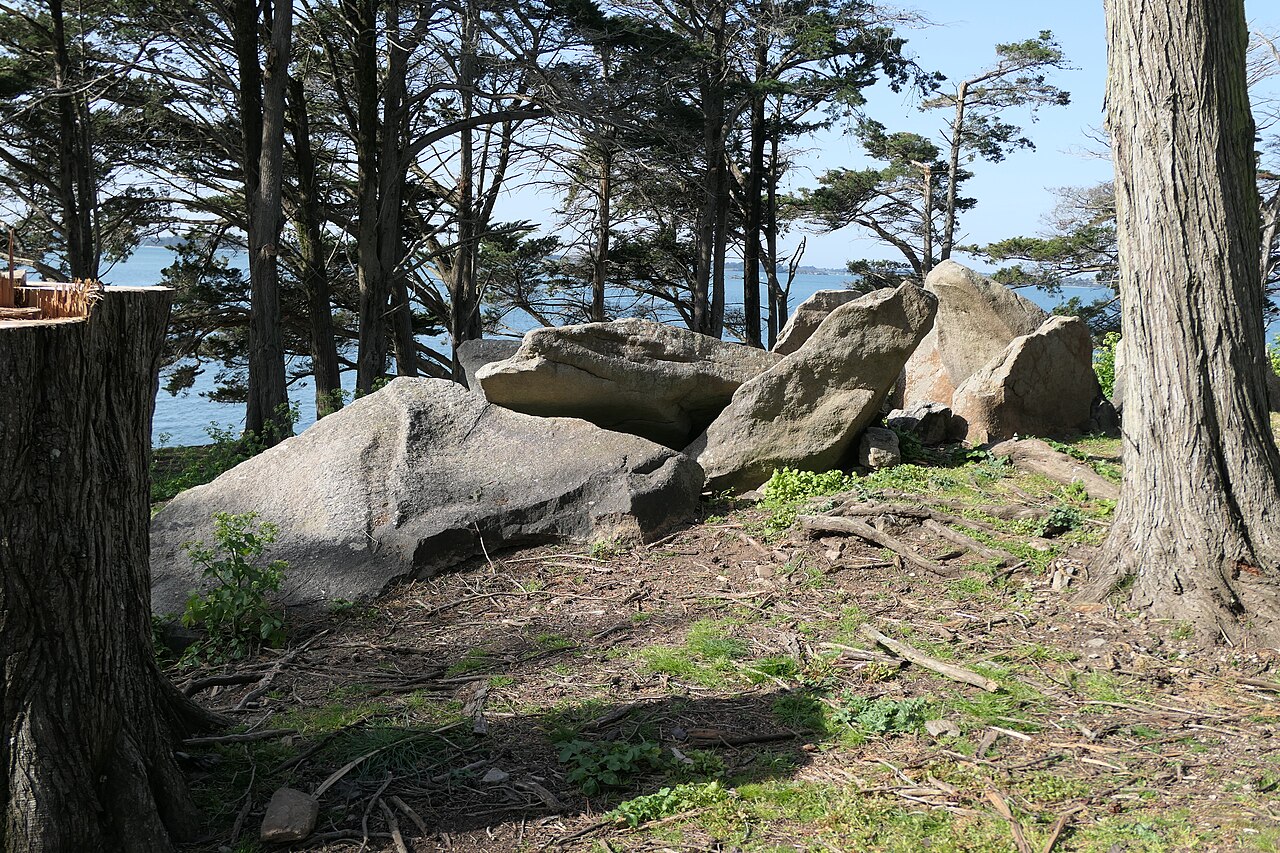 Dolmens de la pointe de Liouse sur l'île d'Arz, monuments mégalithiques classés UNESCO