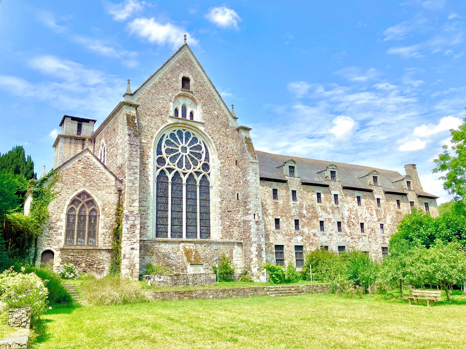 Abbaye de Léhon près de Dinan