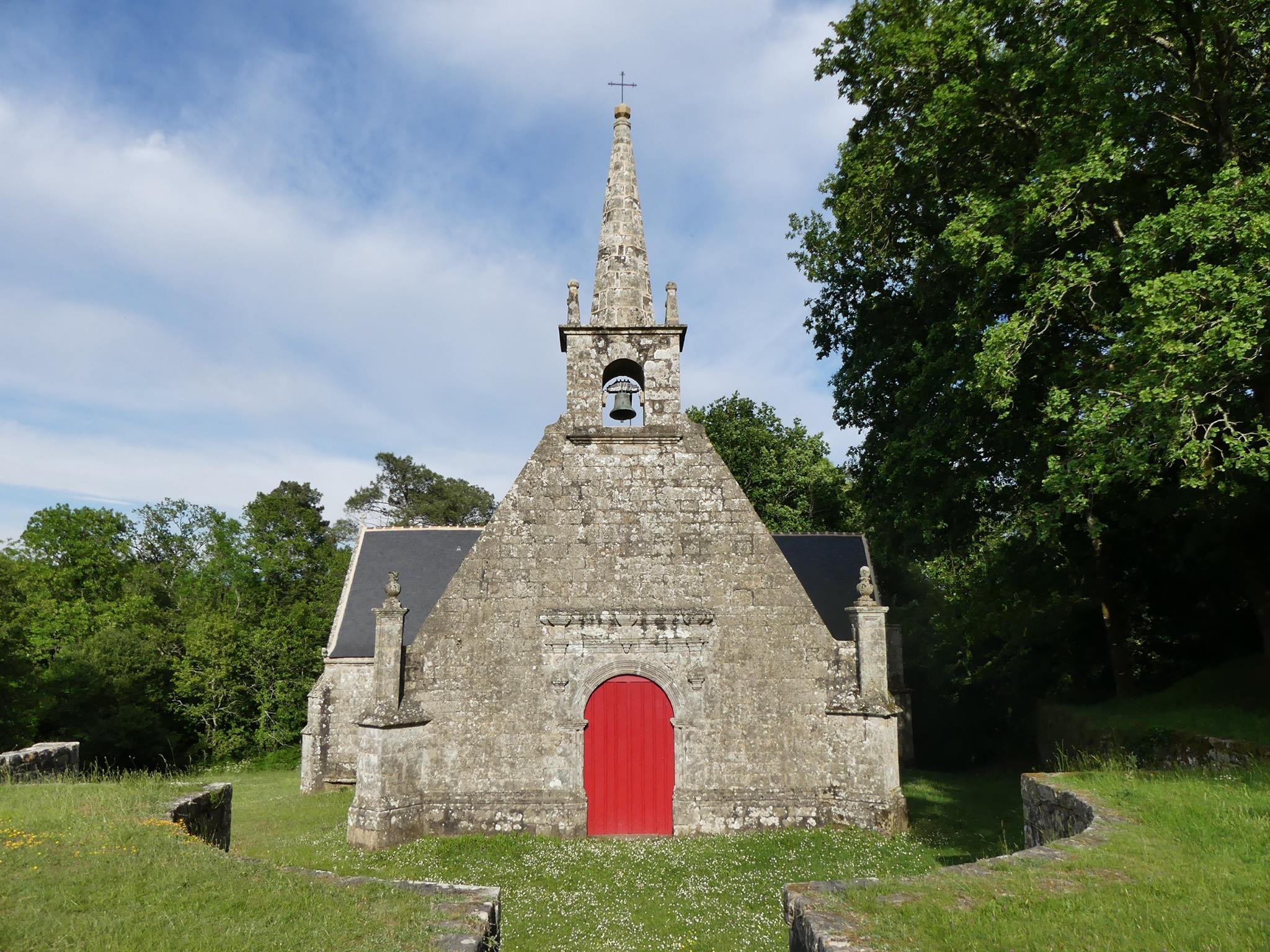 Chapelle Notre-Dame de Bequerel sur le circuit de la rivière du Bono