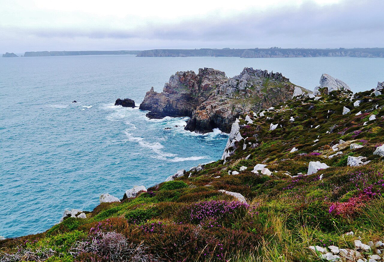Sentier côtier GR34 et pointe de Dinan sur la presqu'île de Crozon