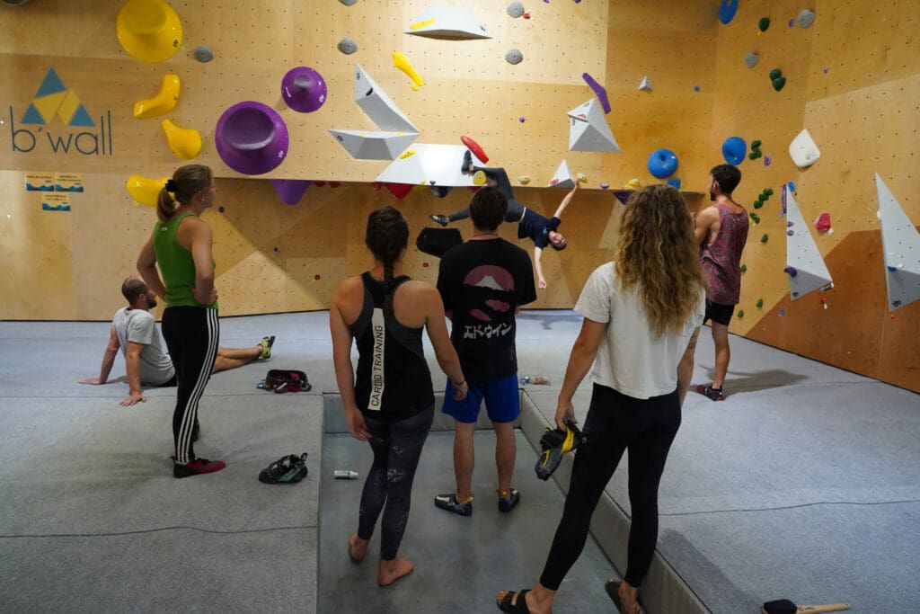 B&rsquo;Wall Vannes &mdash; salle d&rsquo;escalade sur 3 niveaux au Parc du Golfe